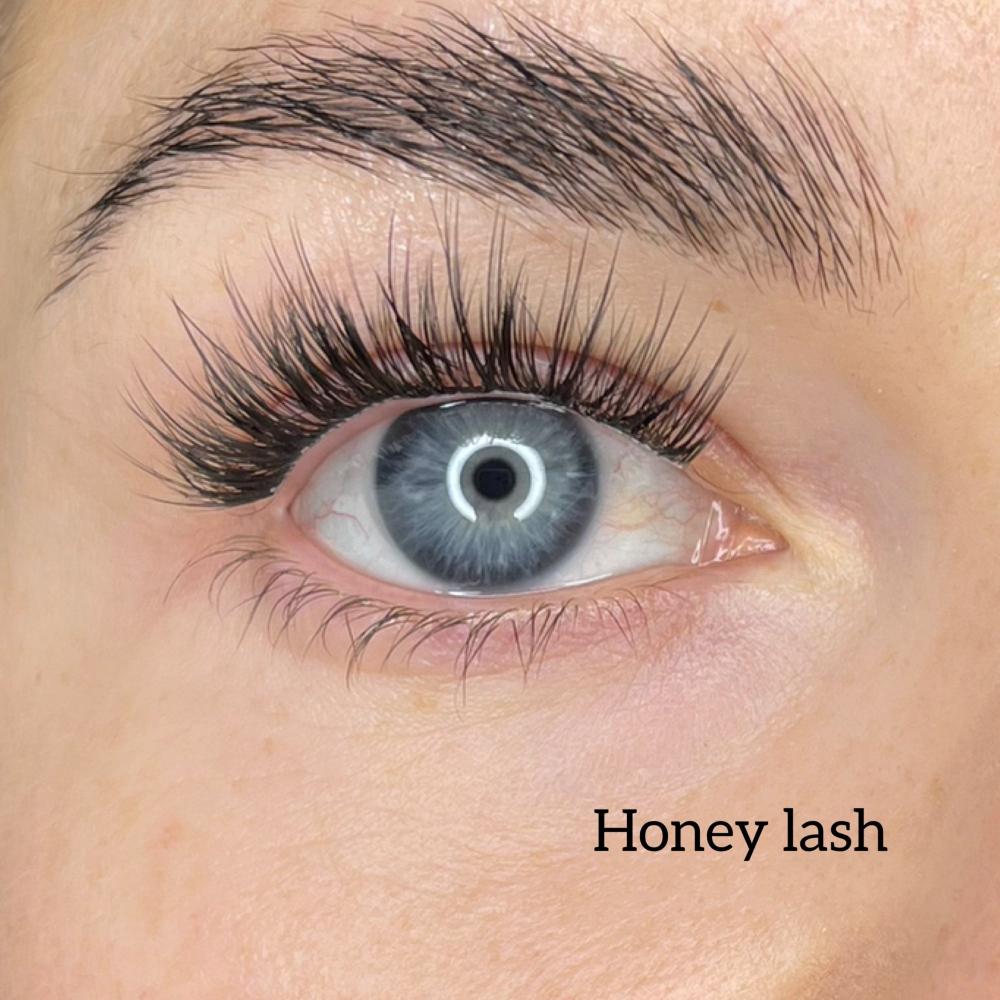 Starter kit with three packs of pre-cut lashes