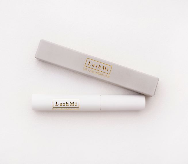 How to remove our lashes