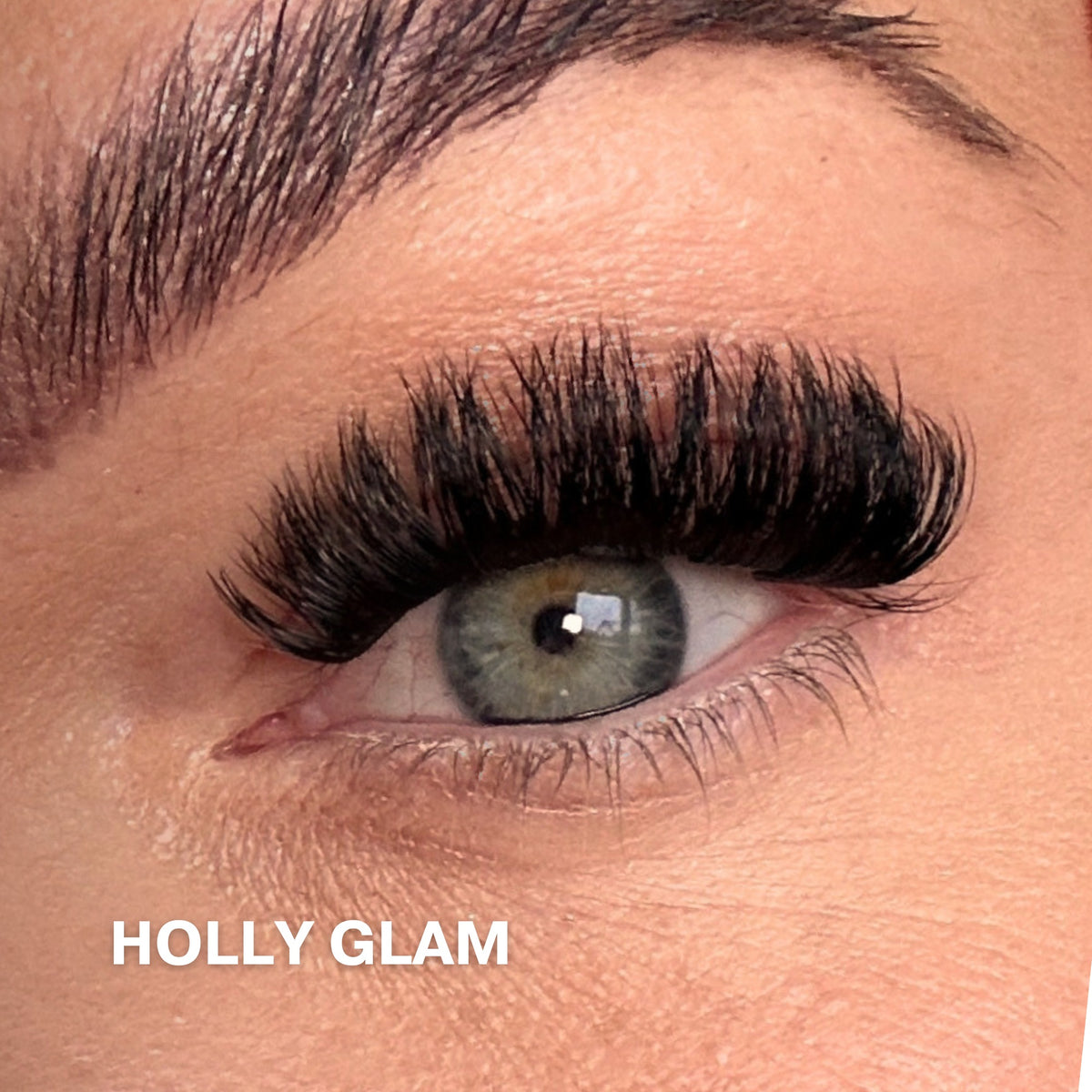 Holly Glam Set with 100 Cluster Lashes - Limited Edition