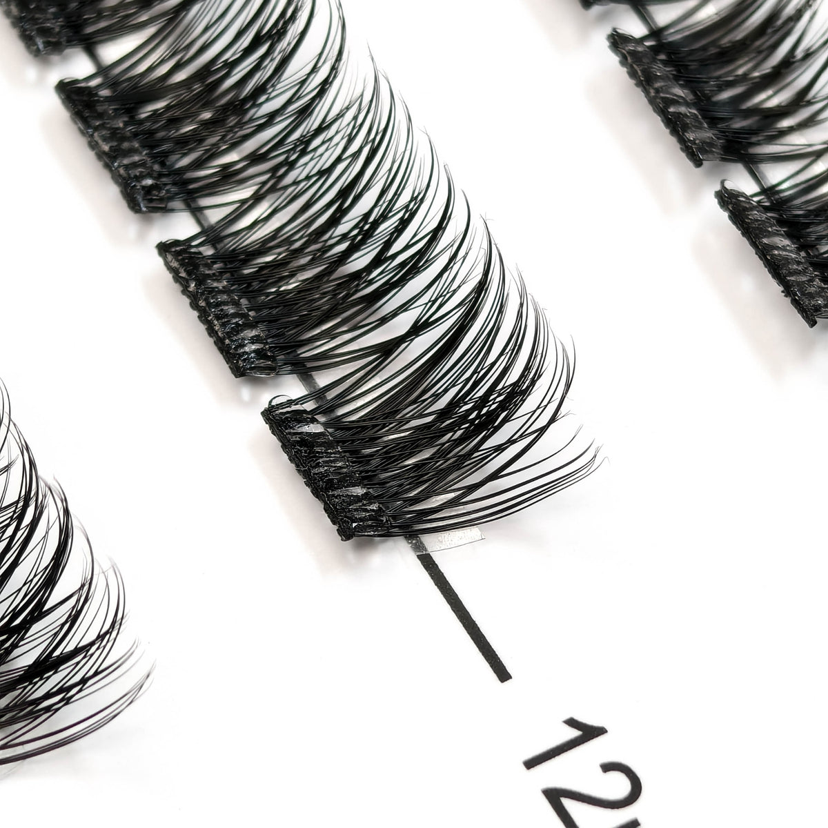 Ready &amp; Go Pre-Glued Lashes, Model 2 (Panther)