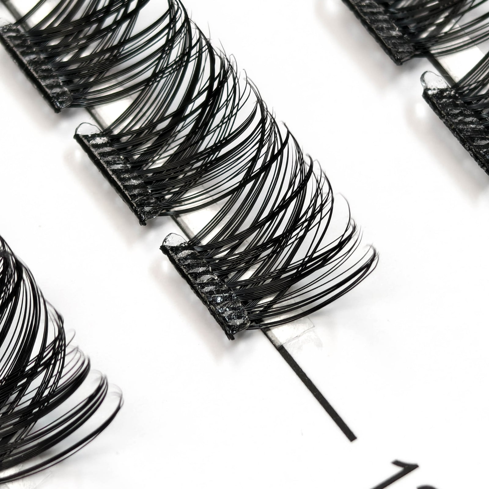 Ready & Go Pre-Glued Lashes, Model 3 (Tiger)